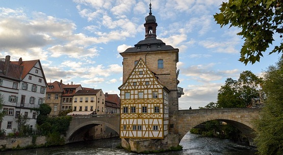 Altes Rathaus mit Oberer und Unterer Brücke in Bamberg