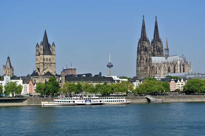 Köln mit Rhein und Dom